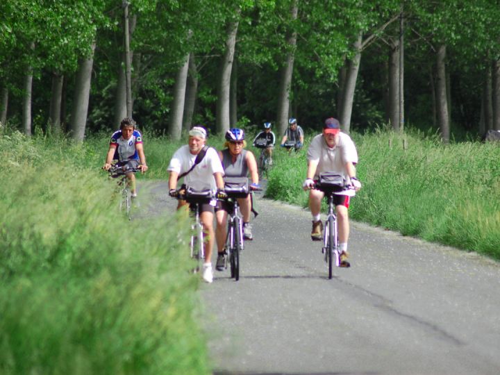 dordogne riding cycling france holidays gallery