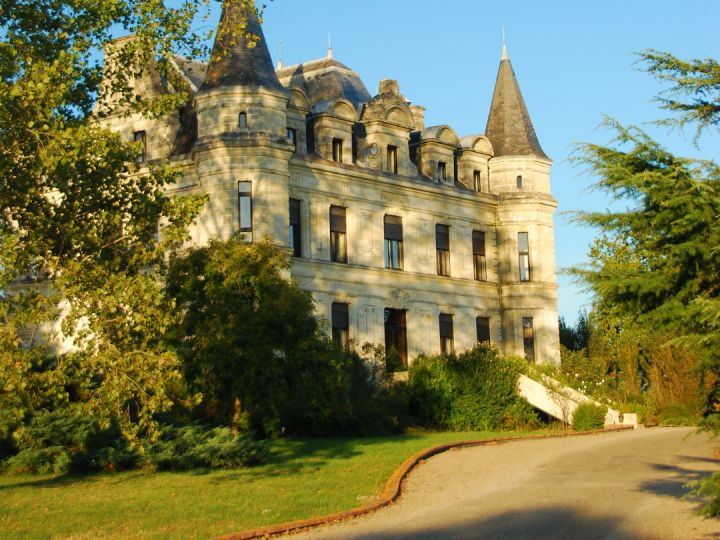 provence roman chateau cycling france holidays gallery