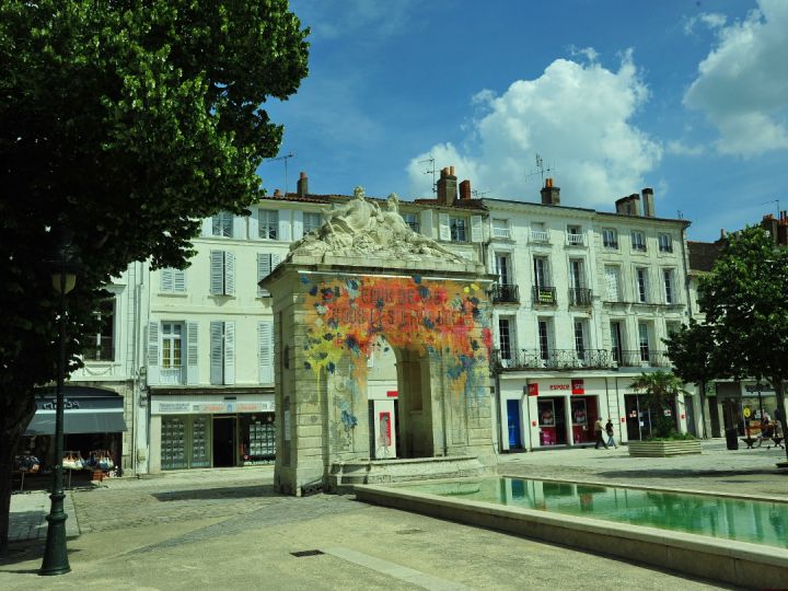 cognac town cycling france holidays gallery